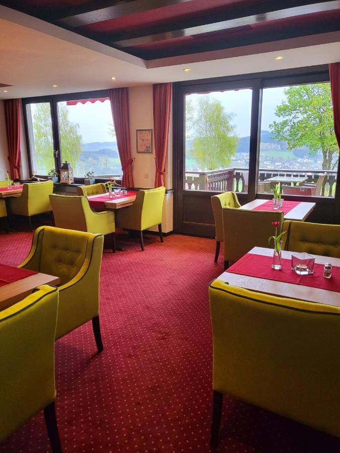 Berghotel Habbel Und Die Welt Kann Warten Cobbenrode Eksteriør bilde